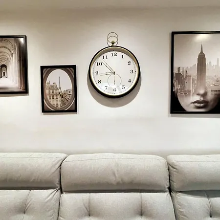 Lux In The Center Apartment